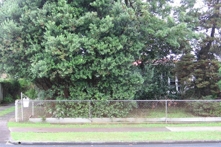 Photo of property in 40 Tiraumea Drive, Pakuranga, Auckland, 2010