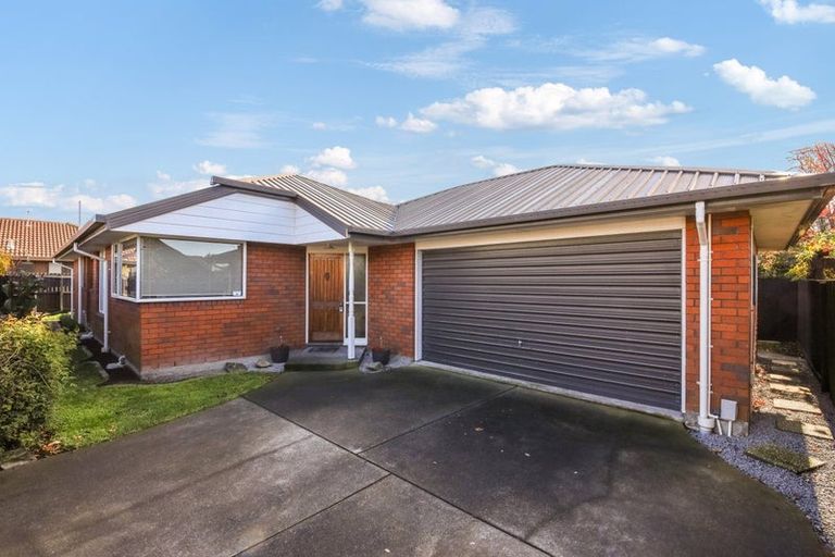 Photo of property in 2/5 Tuscany Place, Beckenham, Christchurch, 8023