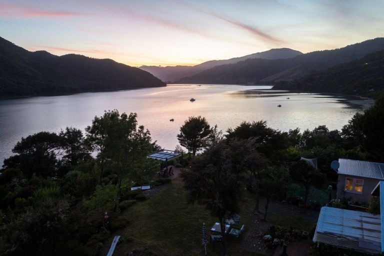 Photo of property in 579 Queen Charlotte Drive, Havelock, 7281