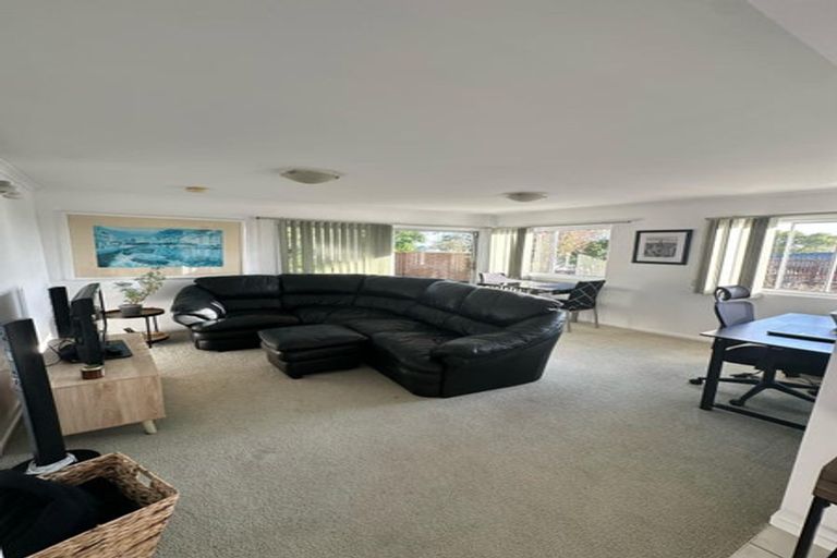 Photo of property in 6 Hume Drive, Hillcrest, Auckland, 0627