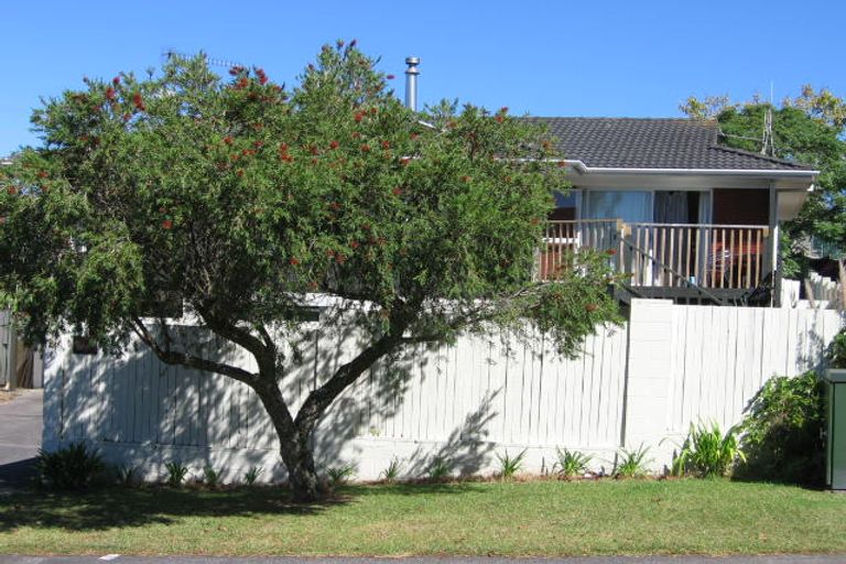 Photo of property in 21 Nui Mana Place, Te Atatu South, Auckland, 0610