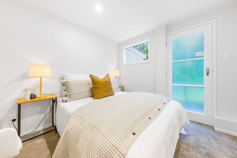 Photo of property in 35 Mcdowell Crescent, Hillcrest, Auckland, 0627