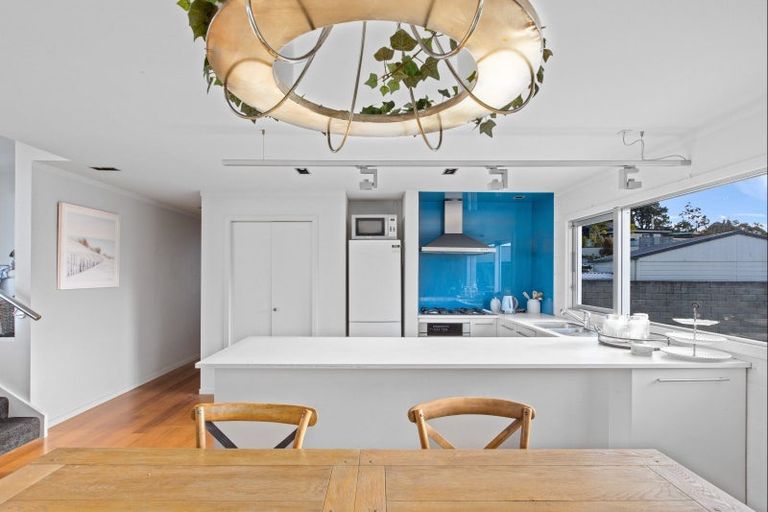 Photo of property in 8 Sykes Avenue, Hatfields Beach, Orewa, 0931