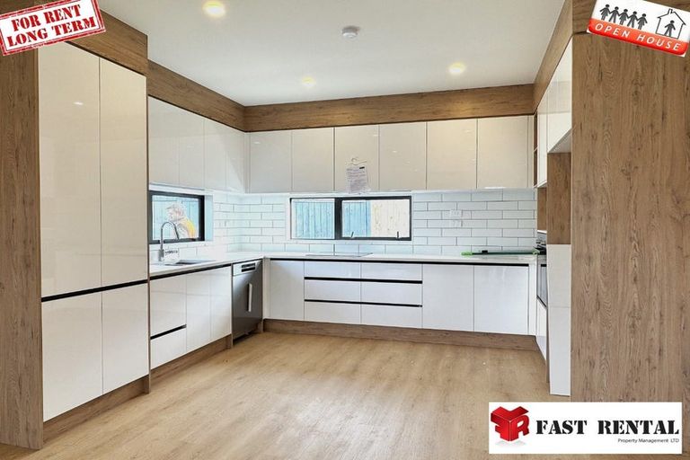 Photo of property in 1 Tawatawa Street, Long Bay, Auckland, 0630