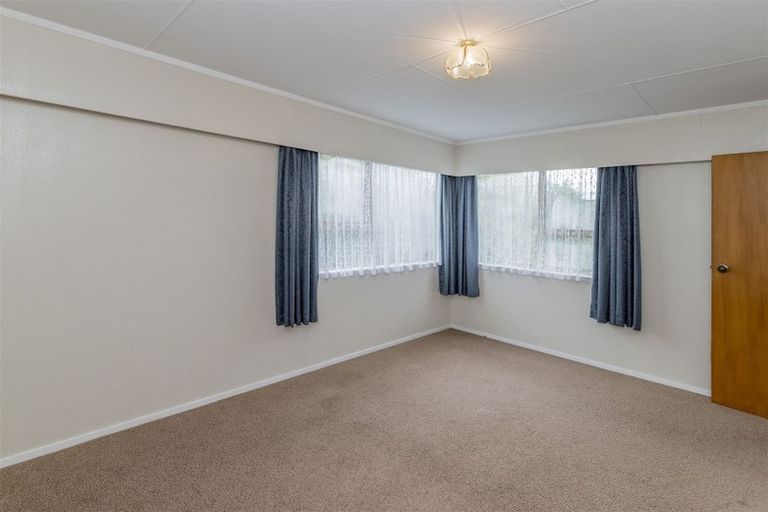 Photo of property in 16 Matipo Street, Levin, 5510