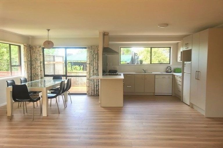 Photo of property in 66 Mirrabooka Avenue, Botany Downs, Auckland, 2010