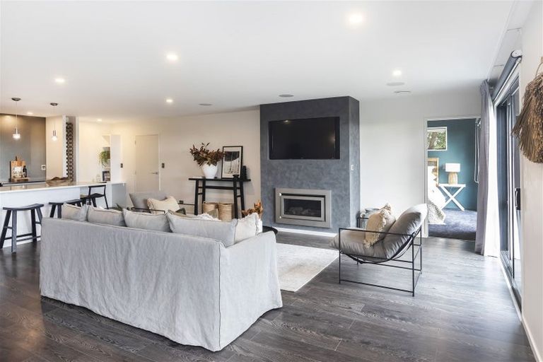 Photo of property in 300 Centaurus Road, Hillsborough, Christchurch, 8022