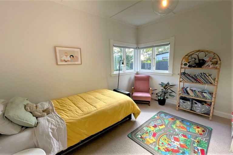 Photo of property in 20 Alberta Street, Point Chevalier, Auckland, 1022