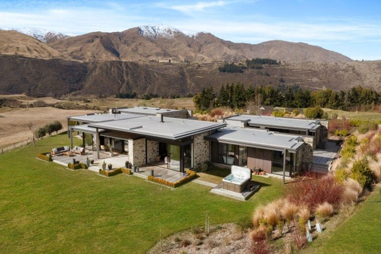 Photo of property in 6 Bloxham Lane, Lake Hayes, Queenstown, 9371