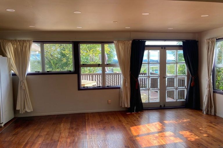 Photo of property in 38 Porter Crescent, Helensville, 0800