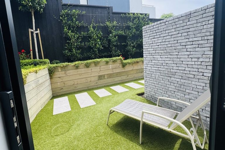 Photo of property in 1/324 Beach Road, Campbells Bay, Auckland, 0630