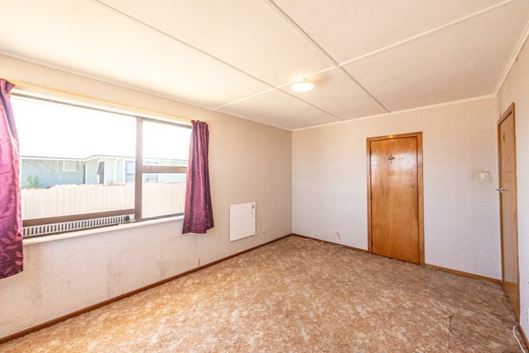 Photo of property in 6 Omori Place, Castlecliff, Whanganui, 4501