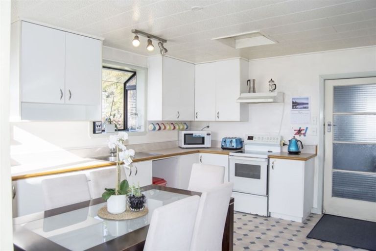 Photo of property in 17 Main Road, Harihari, 7884