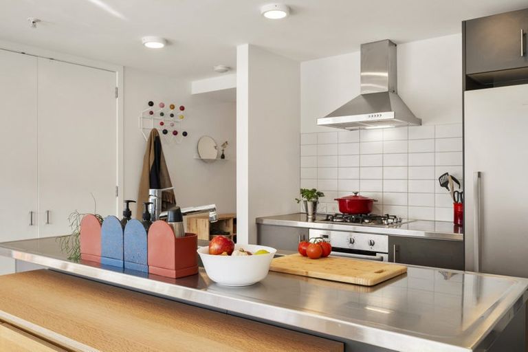 Photo of property in Sol Apartments, 13/37 Jessie Street, Te Aro, Wellington, 6011