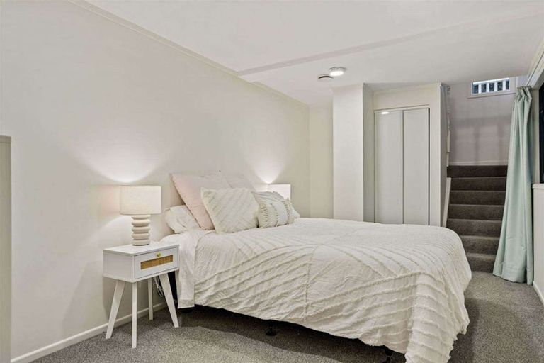 Photo of property in 705 Scenic Drive, Henderson Valley, Auckland, 0612