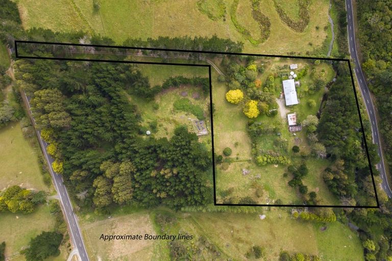 Photo of property in 84 Crowther Road, Wainuiomata, 5373