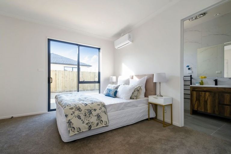 Photo of property in 2 Frazen Avenue, Papakura, 2110