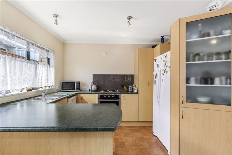 Photo of property in 84 Oteki Park Drive, Welcome Bay, Tauranga, 3112