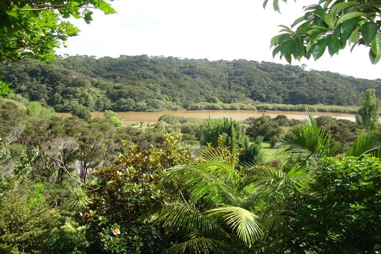 Photo of property in 79 Yorke Road, Haruru, 0204