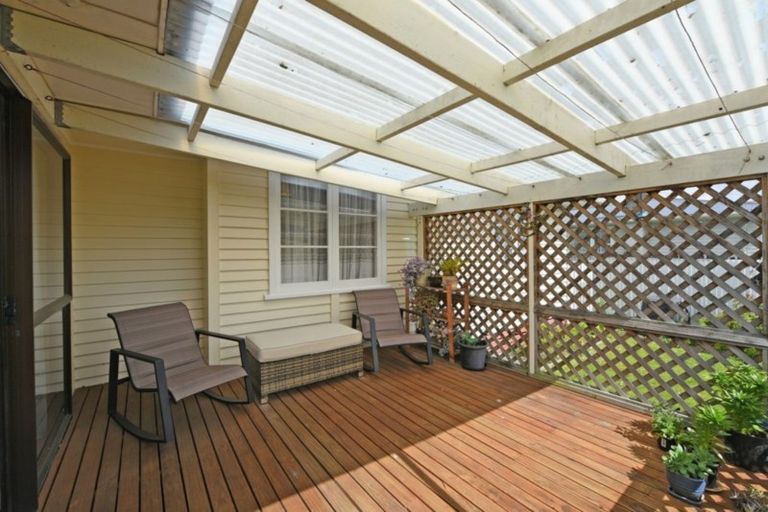 Photo of property in 16 Granville Street, Silverstream, Upper Hutt, 5019