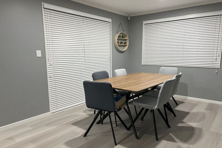 Photo of property in 8 Marlon Lane, East Tamaki, Auckland, 2016