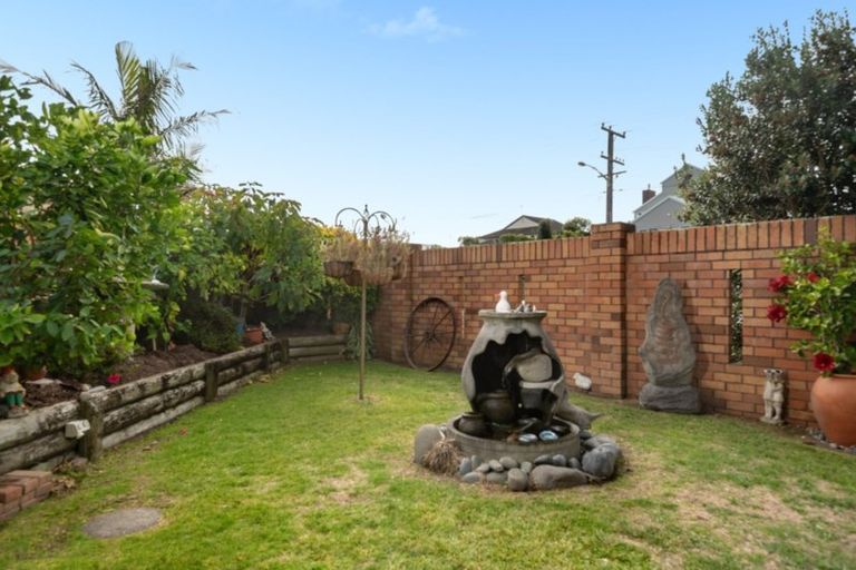 Photo of property in 222 Oceanbeach Road, Mount Maunganui, 3116
