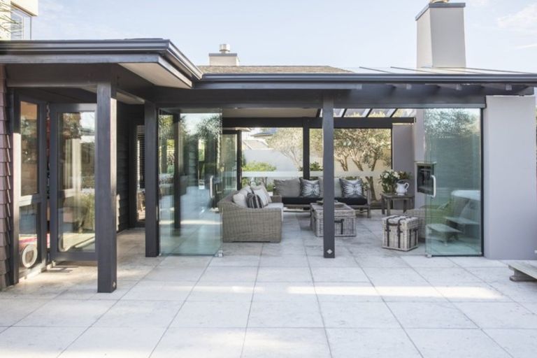 Photo of property in 11 Riverstone Grove, Hokowhitu, Palmerston North, 4410