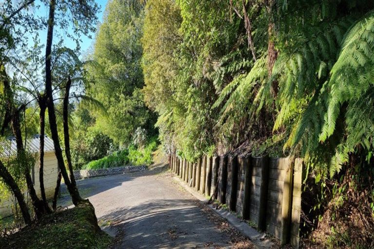 Photo of property in 102 Kuku East Road, Kuku, Levin, 5570