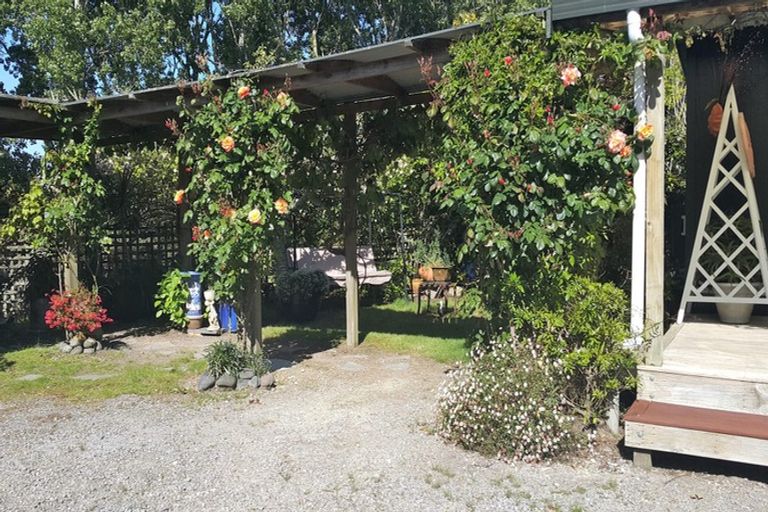 Photo of property in 18 Whakaroa Road, Kinloch, Taupo, 3385