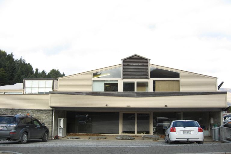 Photo of property in 12 Bowen Street, Queenstown, 9300
