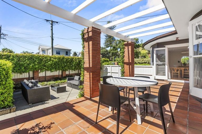 Photo of property in 6 Takarunga Road, Devonport, Auckland, 0624