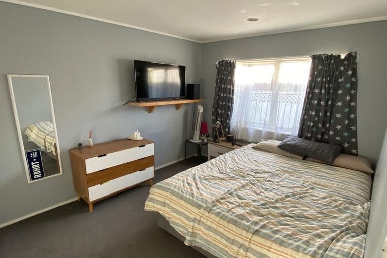 Photo of property in 1/171 Botany Road, Botany Downs, Auckland, 2010