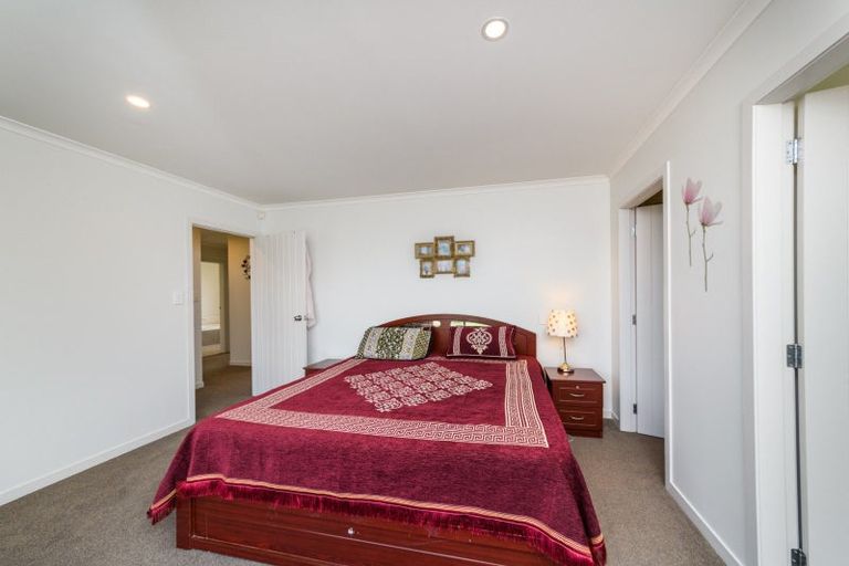 Photo of property in 12 Gibraltar Way, Fitzherbert, Palmerston North, 4410