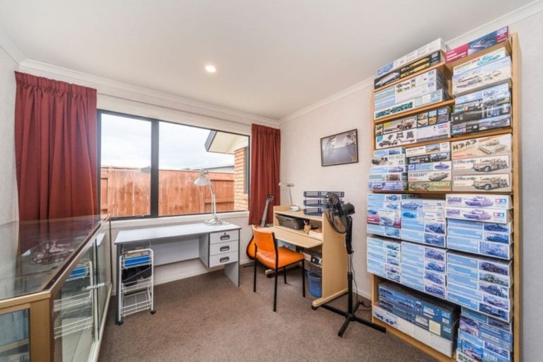 Photo of property in 49 Rosalie Terrace, Kelvin Grove, Palmerston North, 4414