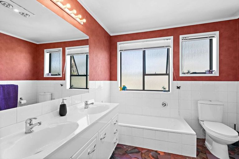 Photo of property in 67 Oreil Avenue, West Harbour, Auckland, 0618