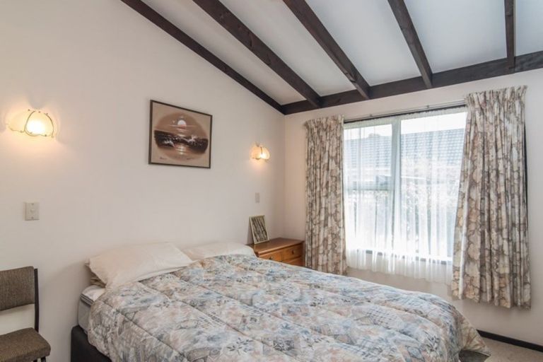 Photo of property in 30 Mahana Road, Paraparaumu Beach, Paraparaumu, 5032