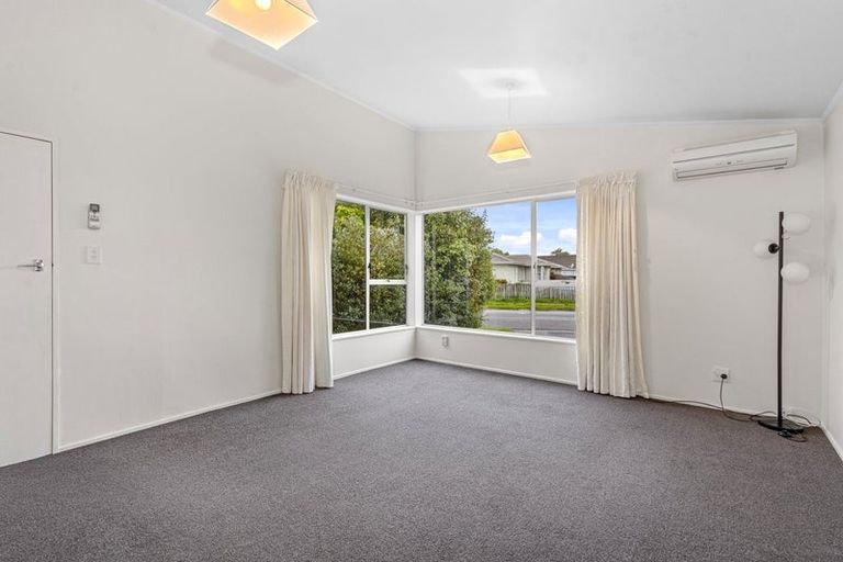 Photo of property in 1 Ian Place, Bishopdale, Christchurch, 8053