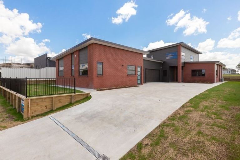 Photo of property in 13 Kapua Crescent, Rototuna North, Hamilton, 3210