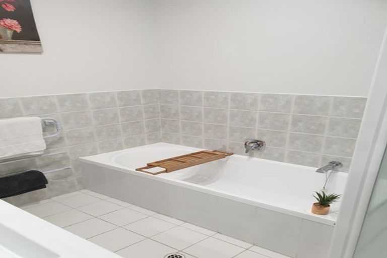 Photo of property in Maddison Apartments, 3/6f Queen Street, Palmerston North, 4410