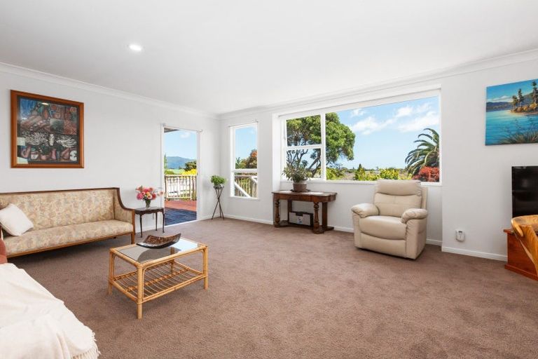 Photo of property in 5 Sunset Terrace, Waikanae Beach, Waikanae, 5036