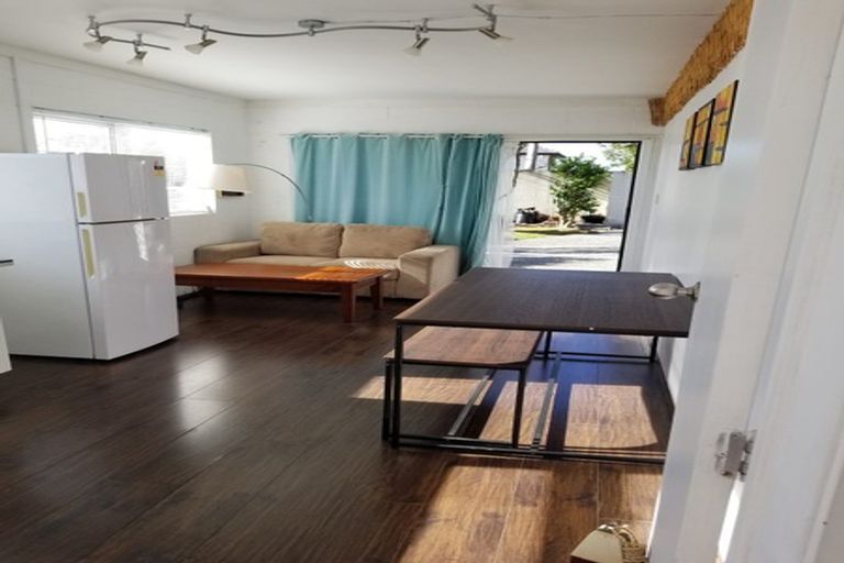 Photo of property in 1/40 Aberdeen Road, Campbells Bay, Auckland, 0620