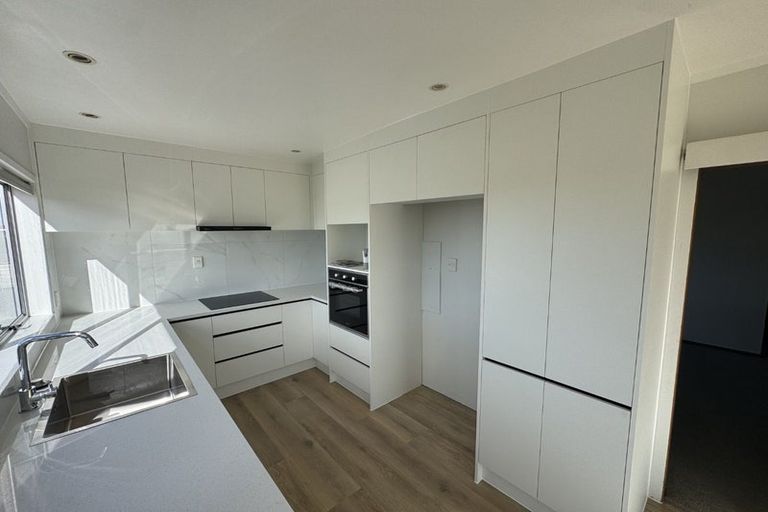 Photo of property in 23 Chatswood Grove, Chatswood, Auckland, 0626