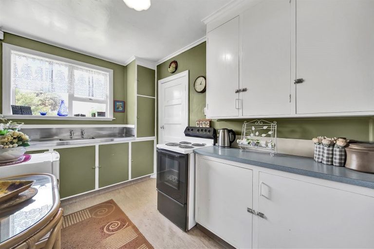 Photo of property in 2 Egmont Street, Patea, 4520