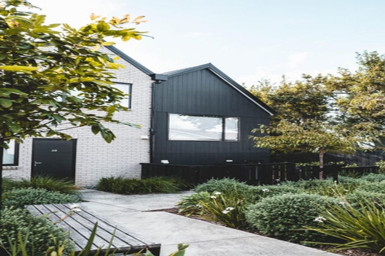 Photo of property in 40 Wharara Lane, Massey, Auckland, 0614