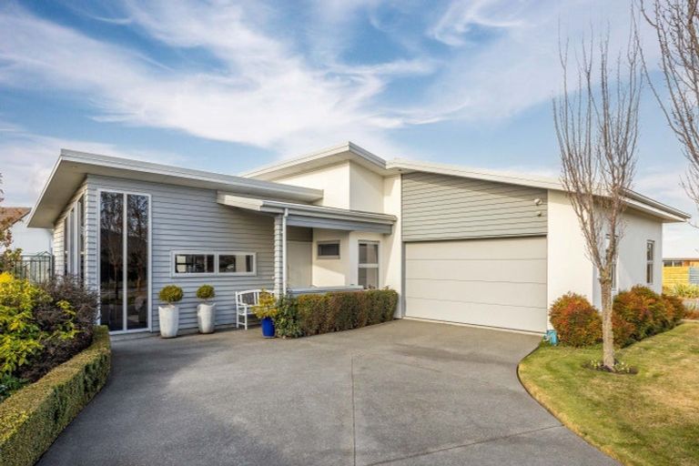 Photo of property in 52 Acacia Avenue, Rangiora, 7400