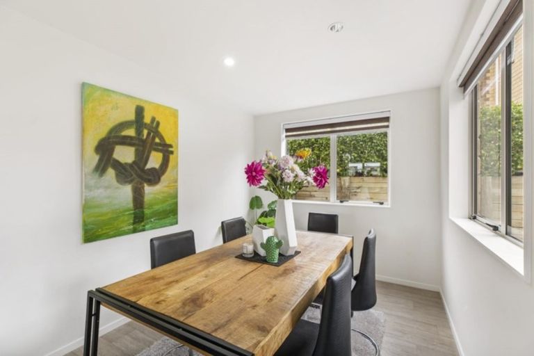 Photo of property in 114 Grand Drive, Orewa, 0931