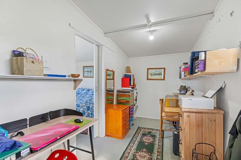 Photo of property in 8 Paraekaretu Street, Hunterville, 4730