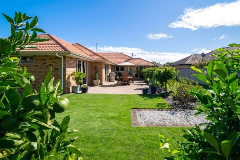 Photo of property in 32 Magnolia Drive, Springlands, Blenheim, 7201