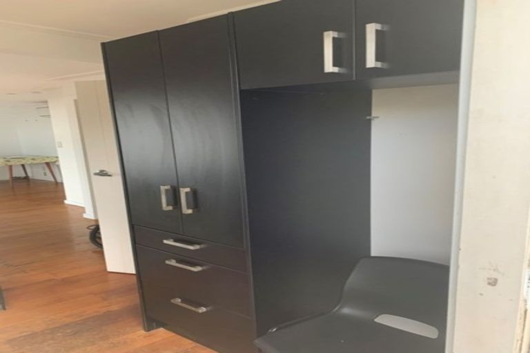 Photo of property in 2/36 Masterton Road, Rothesay Bay, Auckland, 0630