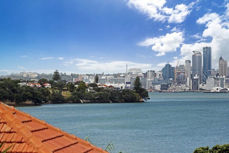 Photo of property in 31 Norwood Road, Bayswater, Auckland, 0622